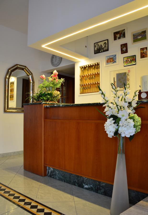 Hotel Luana ริมินี ภายนอก รูปภาพ