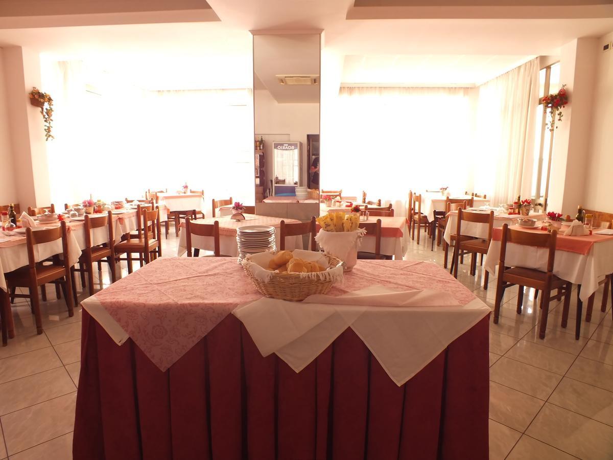 Hotel Luana ริมินี ภายนอก รูปภาพ
