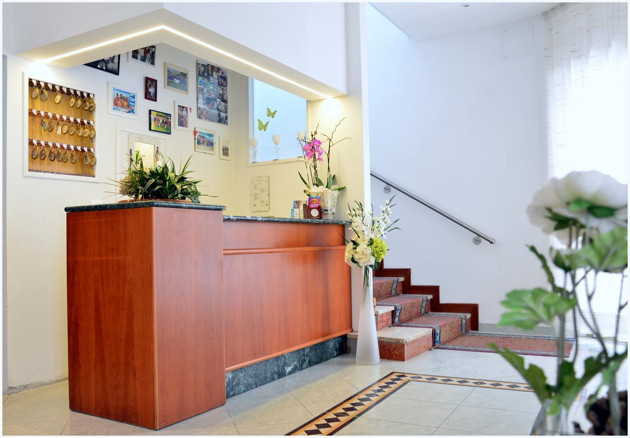 Hotel Luana ริมินี ภายนอก รูปภาพ