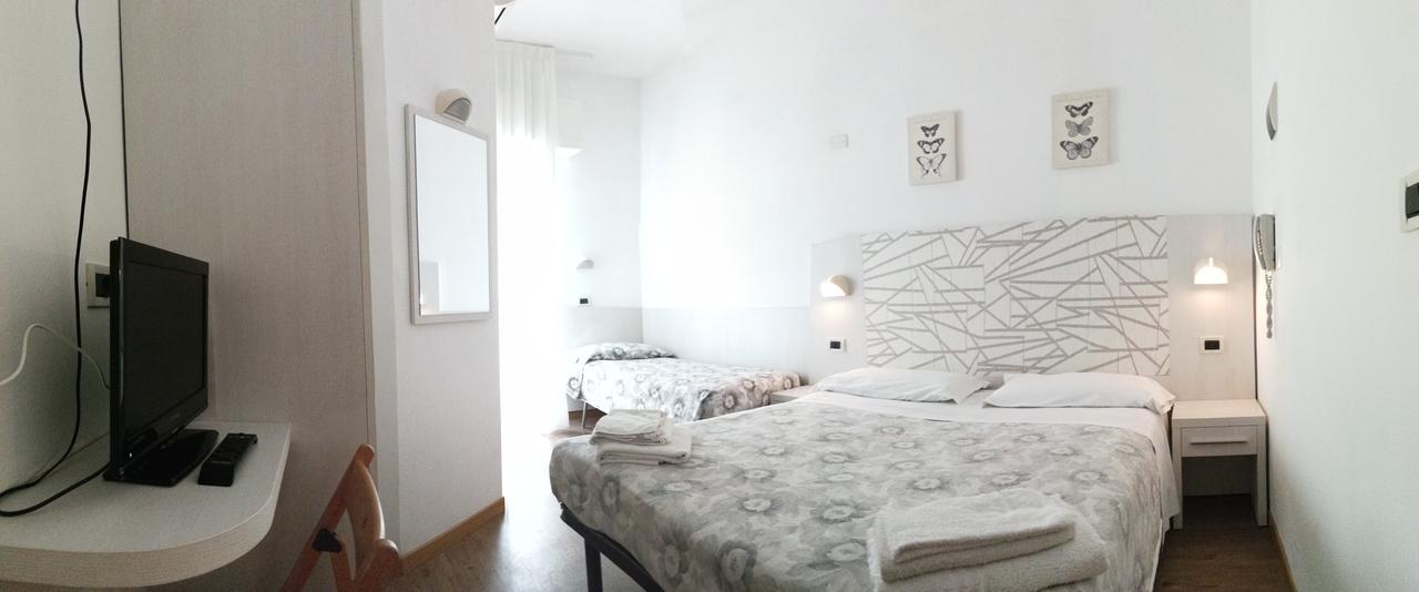 Hotel Luana ริมินี ภายนอก รูปภาพ